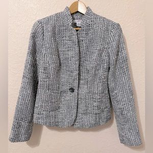 Liz Claiborne women’s woven jacket Size M Beautiful condition Fall/Winter/Spring